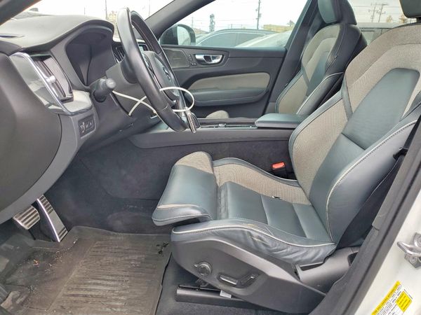 2021 VOLVO XC60 R-Design
