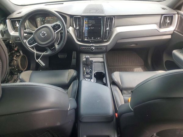 2021 VOLVO XC60 R-Design