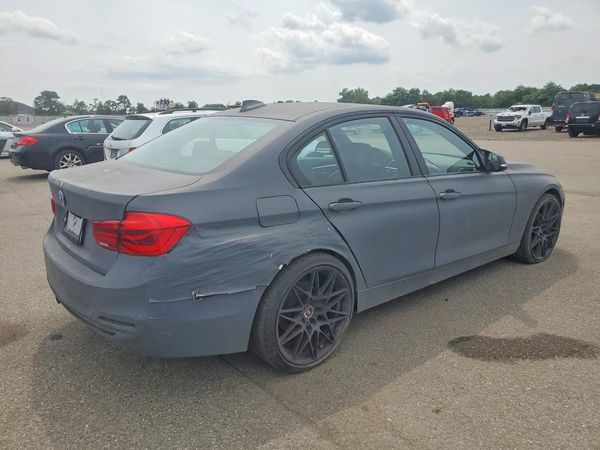 2018 BMW 330 xDrive