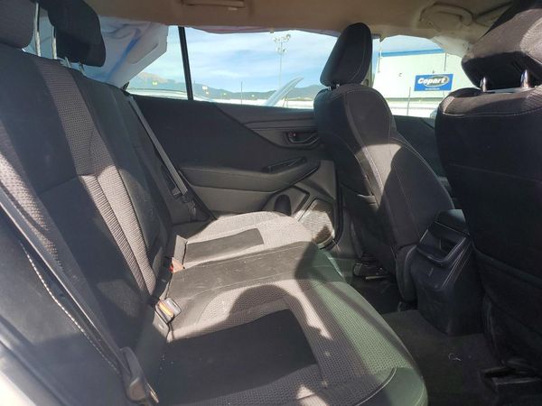 2021 SUBARU OUTBACK Base