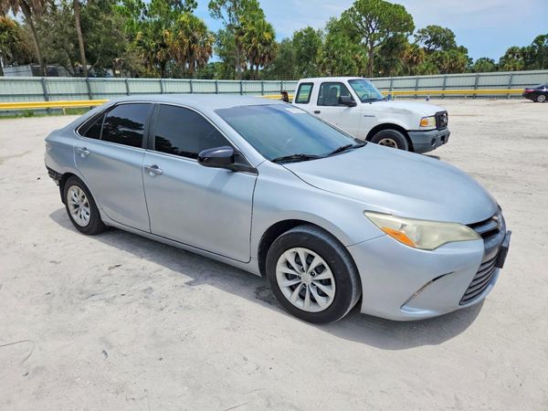 2015 TOYOTA CAMRY
