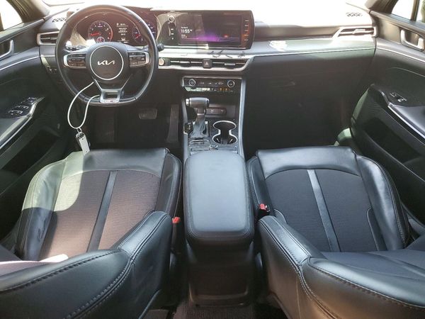 2022 KIA K5