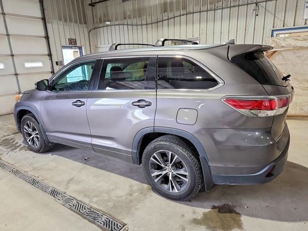 2016 TOYOTA HIGHLANDER