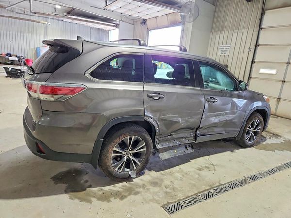 2016 TOYOTA HIGHLANDER