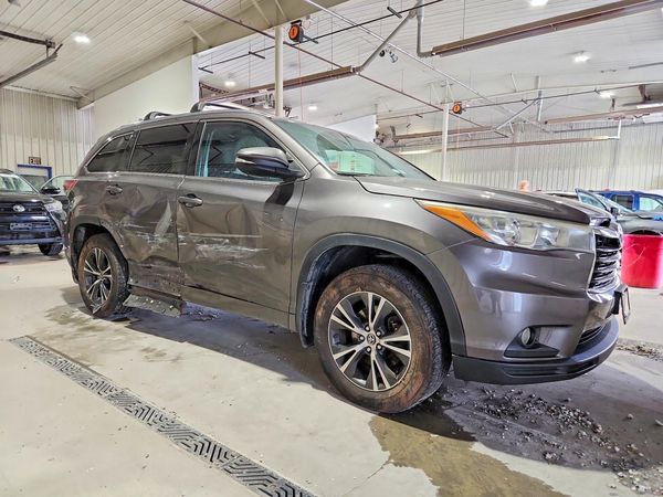 2016 TOYOTA HIGHLANDER