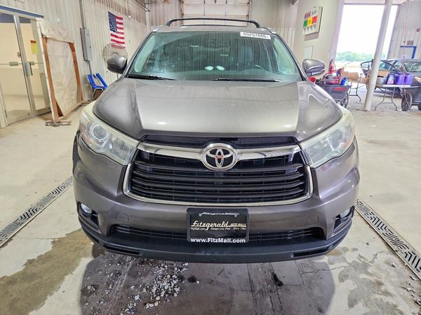 2016 TOYOTA HIGHLANDER