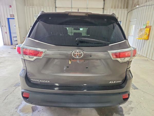 2016 TOYOTA HIGHLANDER