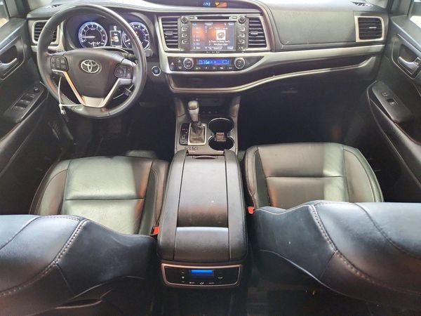 2016 TOYOTA HIGHLANDER