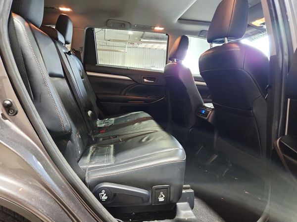 2016 TOYOTA HIGHLANDER