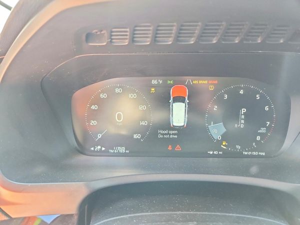 2018 VOLVO XC90 Momentum — ODOM