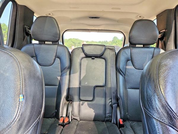 2018 VOLVO XC90 Momentum — SUVN