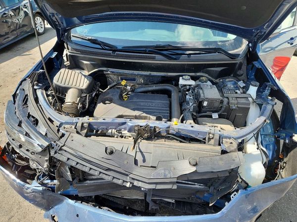 2024 CHEVROLET EQUINOX LT (1LT) — Engine bay