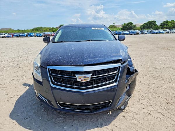 2017 CADILLAC XTS Luxury