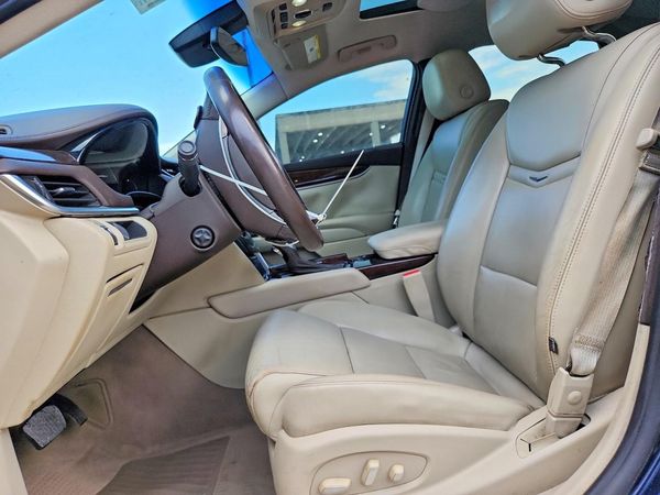 2017 CADILLAC XTS Luxury