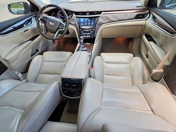 2017 CADILLAC XTS Luxury