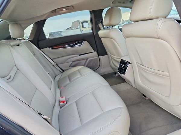 2017 CADILLAC XTS Luxury
