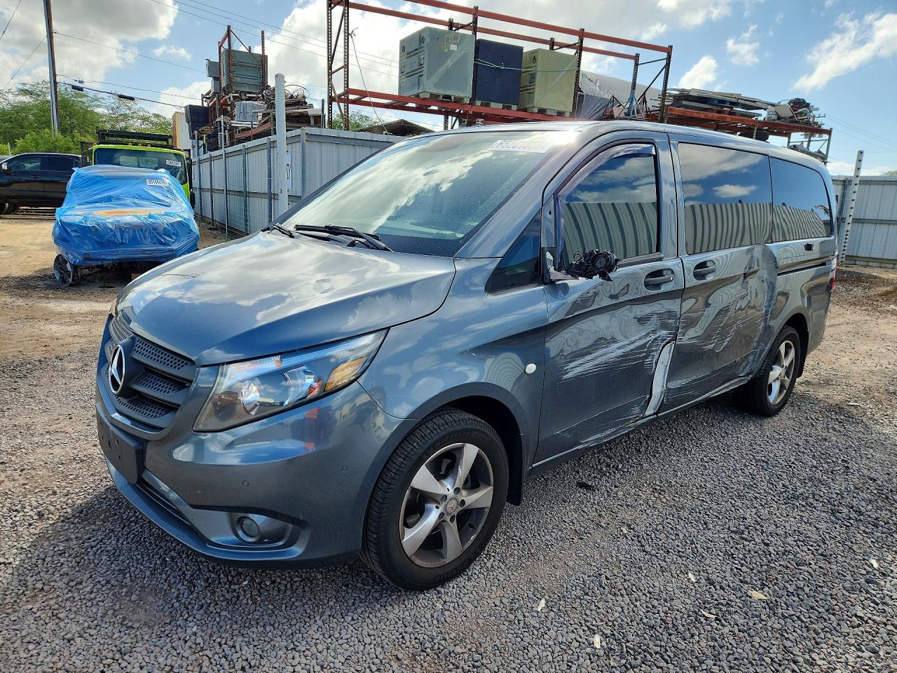 2016 MERCEDES-BENZ METRIS