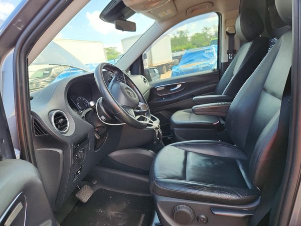 2016 MERCEDES-BENZ METRIS