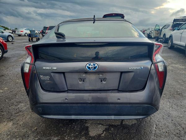 2017 TOYOTA PRIUS