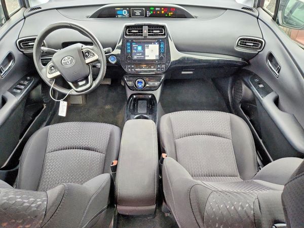 2017 TOYOTA PRIUS