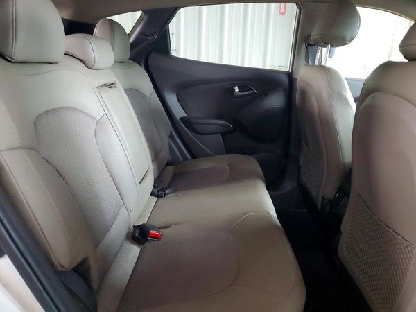 2015 HYUNDAI TUCSON GLS (Middle)