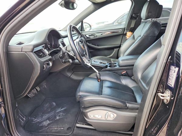 2018 PORSCHE MACAN