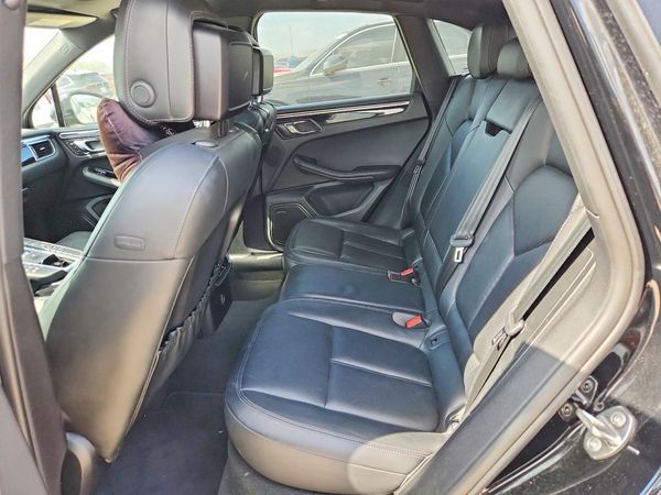 2018 PORSCHE MACAN