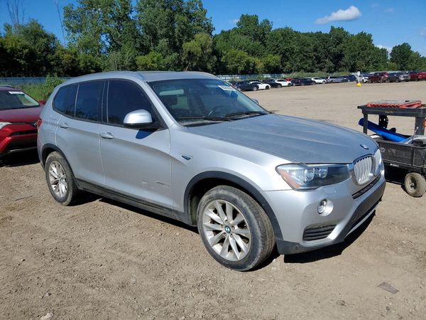2016 BMW X3 xDrive28i — Passenger 3/4