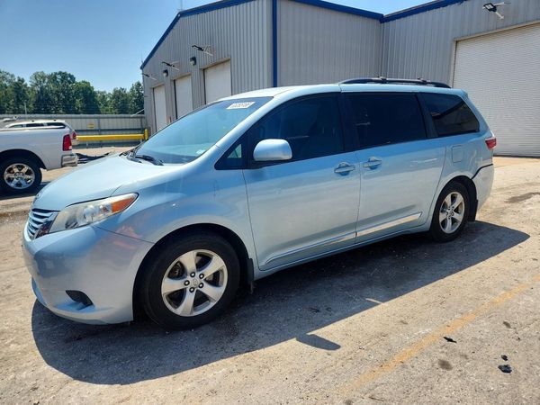 2015 TOYOTA SIENNA