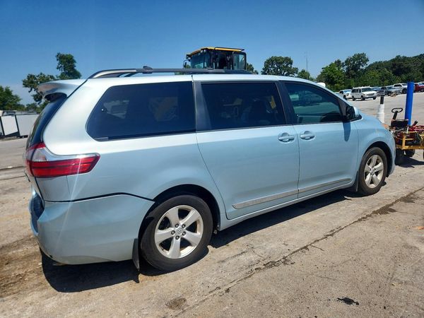 2015 TOYOTA SIENNA