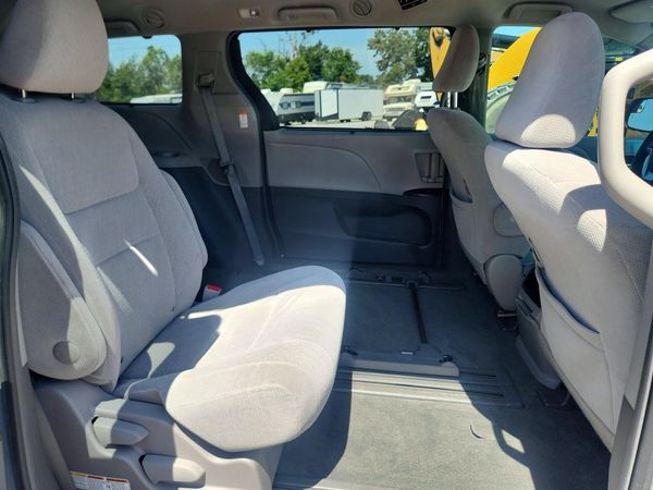 2015 TOYOTA SIENNA