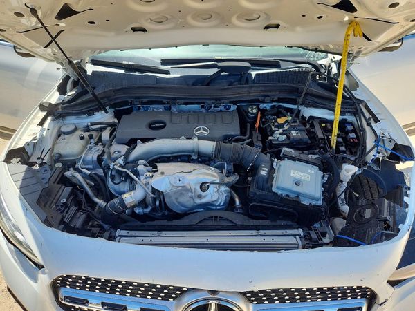 2021 MERCEDES-BENZ GLA-CLASS GLA250 — Engine bay