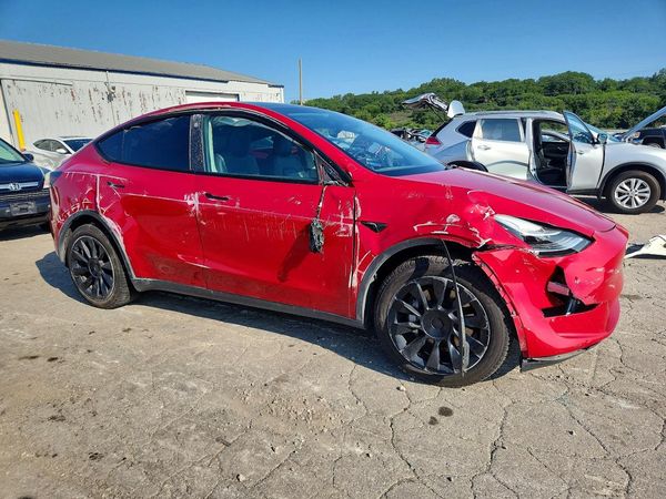 2022 TESLA MODEL Y — Passenger 3/4