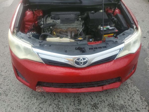 2014 TOYOTA CAMRY — Engine bay