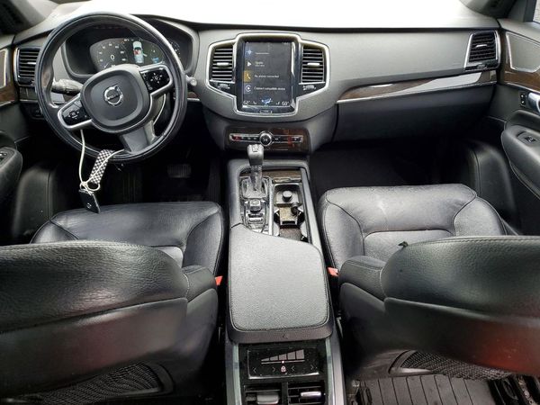 2018 VOLVO XC90