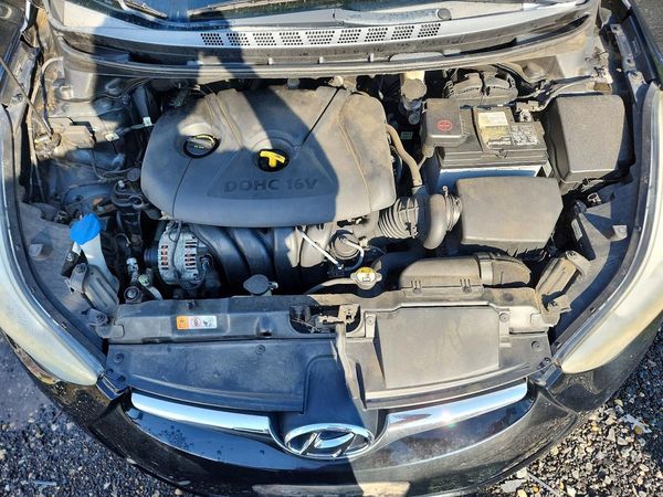 2014 HYUNDAI ELANTRA