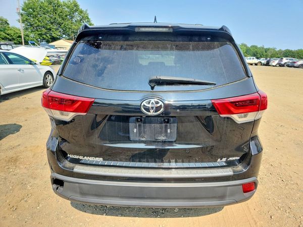 2018 TOYOTA HIGHLANDER LE/LE Plus