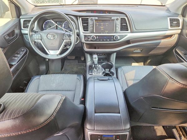 2018 TOYOTA HIGHLANDER LE/LE Plus