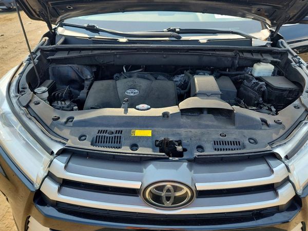 2018 TOYOTA HIGHLANDER LE/LE Plus