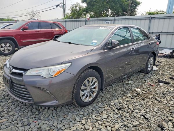 2016 TOYOTA CAMRY