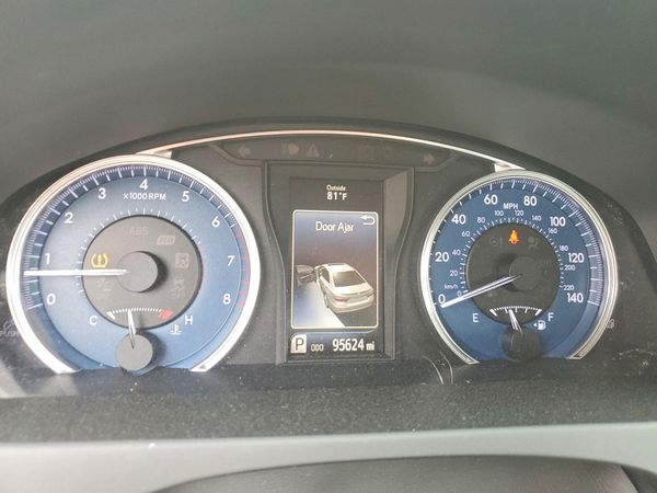 2016 TOYOTA CAMRY