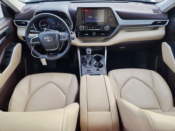 2021 TOYOTA HIGHLANDER XLE