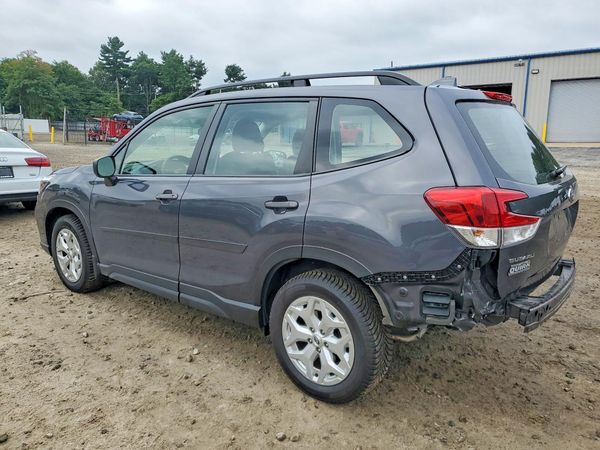 2021 SUBARU FORESTER Base