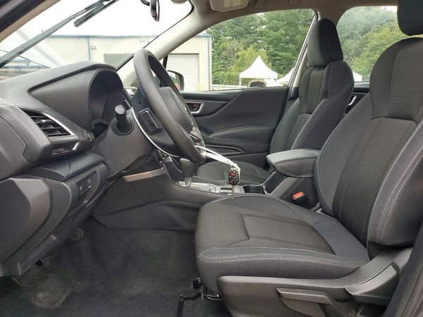 2021 SUBARU FORESTER Base