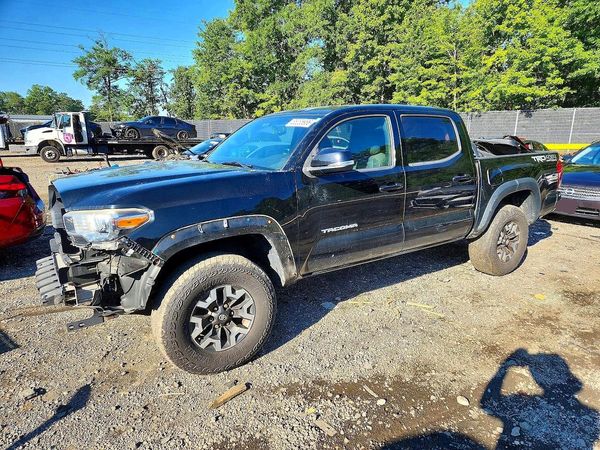 2017 TOYOTA TACOMA