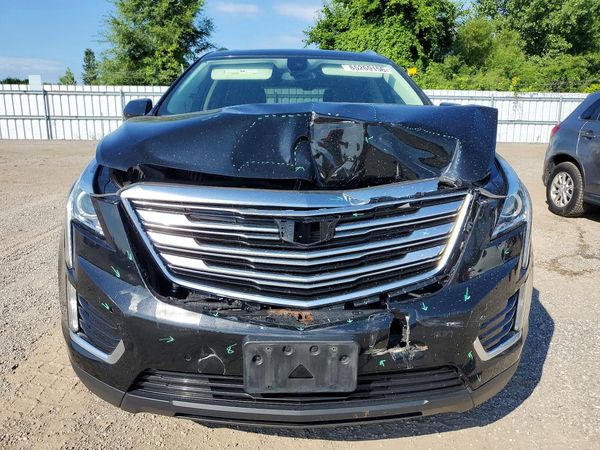 2017 CADILLAC XT5