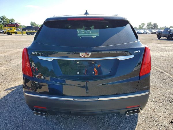 2017 CADILLAC XT5