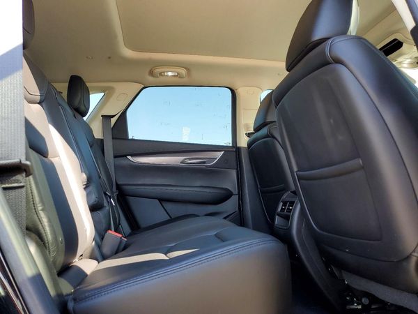 2017 CADILLAC XT5
