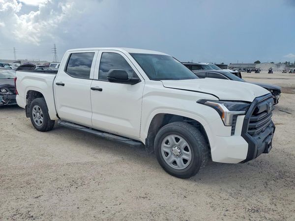 2024 TOYOTA TUNDRA SR