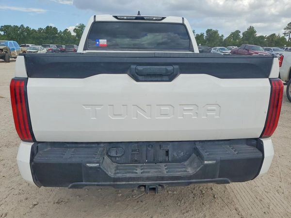 2024 TOYOTA TUNDRA SR